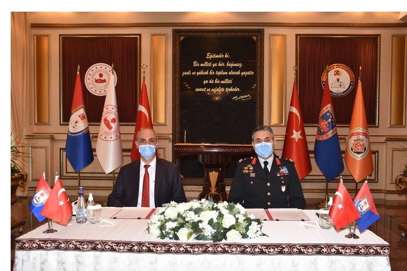 kirsehir ahi evran universitesi ile jandarma ve sahil guvenlik akademi baskanligi arasinda protokol imzalanmistir
