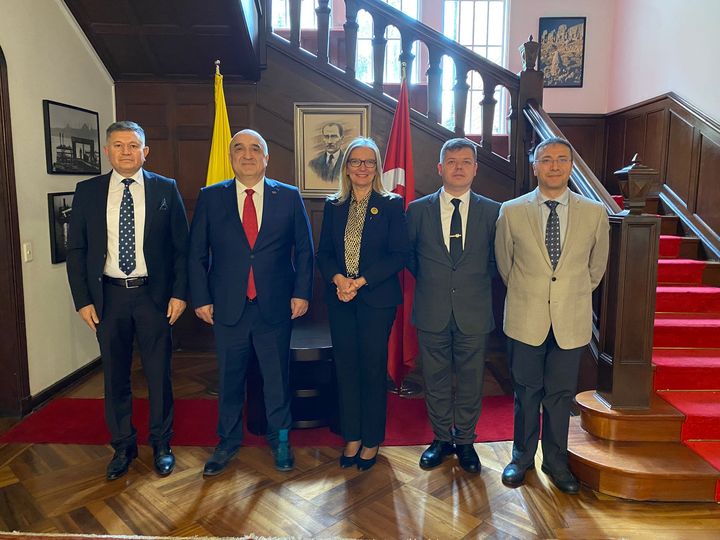 JSGA Bşk.Yrd. Prof.Dr. İsmail Hakkı DEMİRCİOĞLU ve Beraberindeki Heyet, Türkiye Cumhuriyeti Bogota Büyükelçisi Beste PEHLİVAN SUN'u Ziyaret Etmiştir