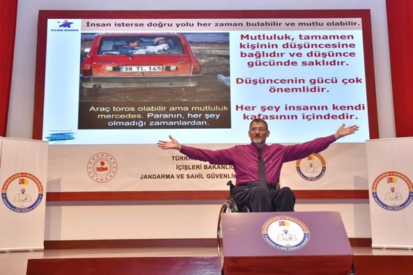 Muğla Sıtkı Koçman Üniversitesi Öğretim Üyesi Prof.Dr. Ozan BAHAR Tarafından "Motivasyon Semineri: Nasıl Mutlu Olurum?" Konulu Konferans Verilmiştir